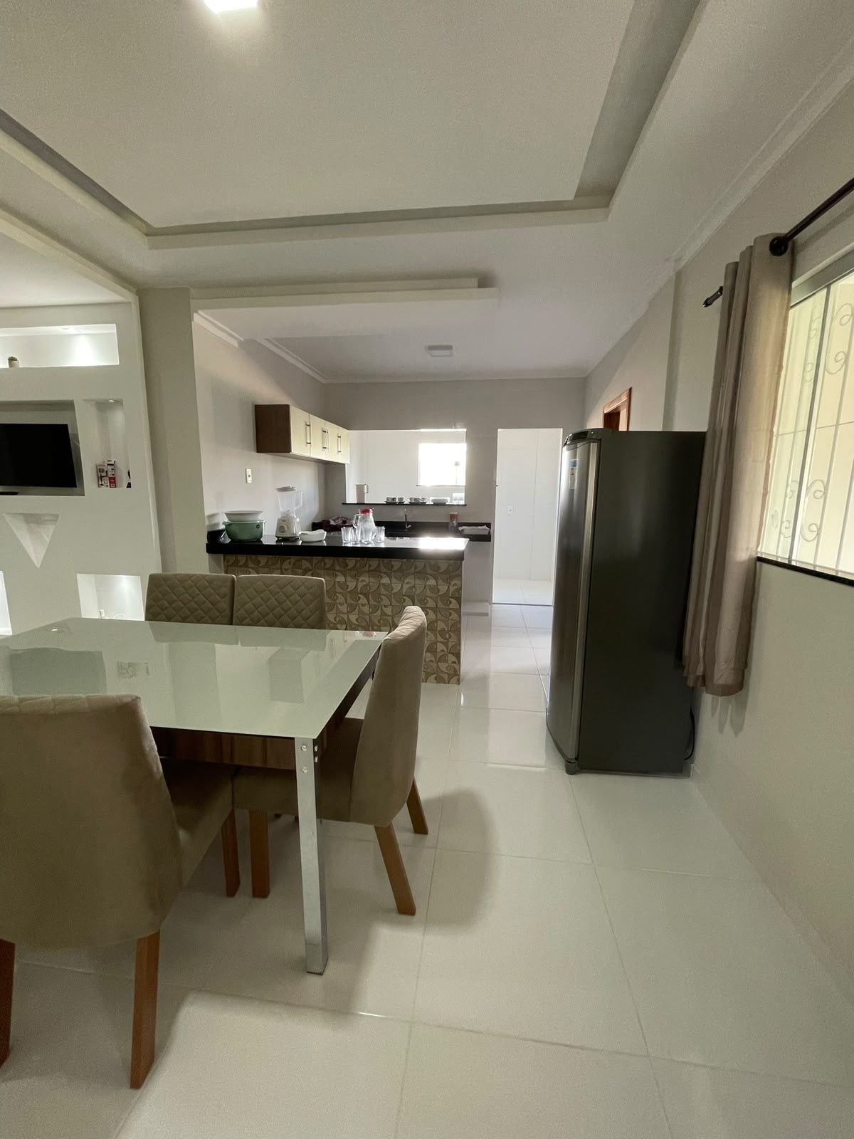 Alugo apartamento Atalaia contrato anual 