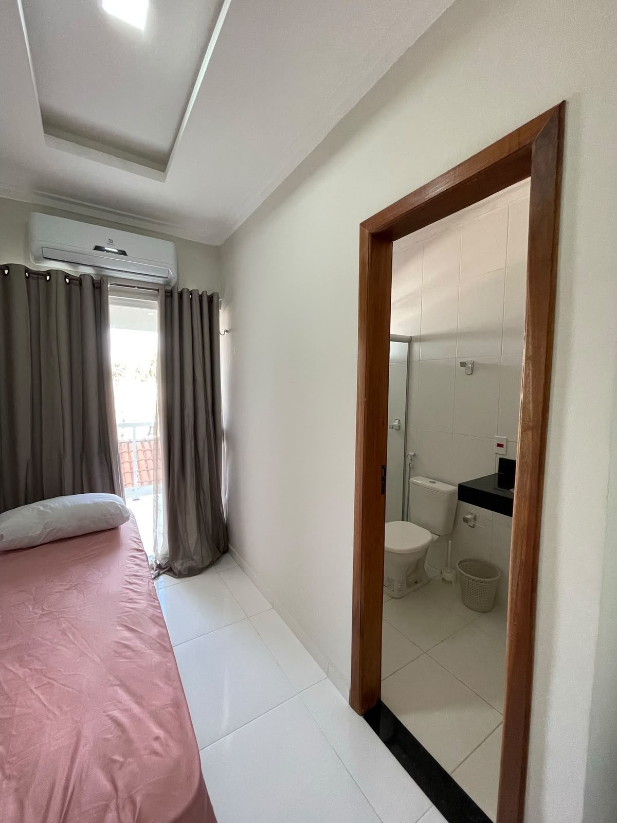 Alugo apartamento Atalaia contrato anual 