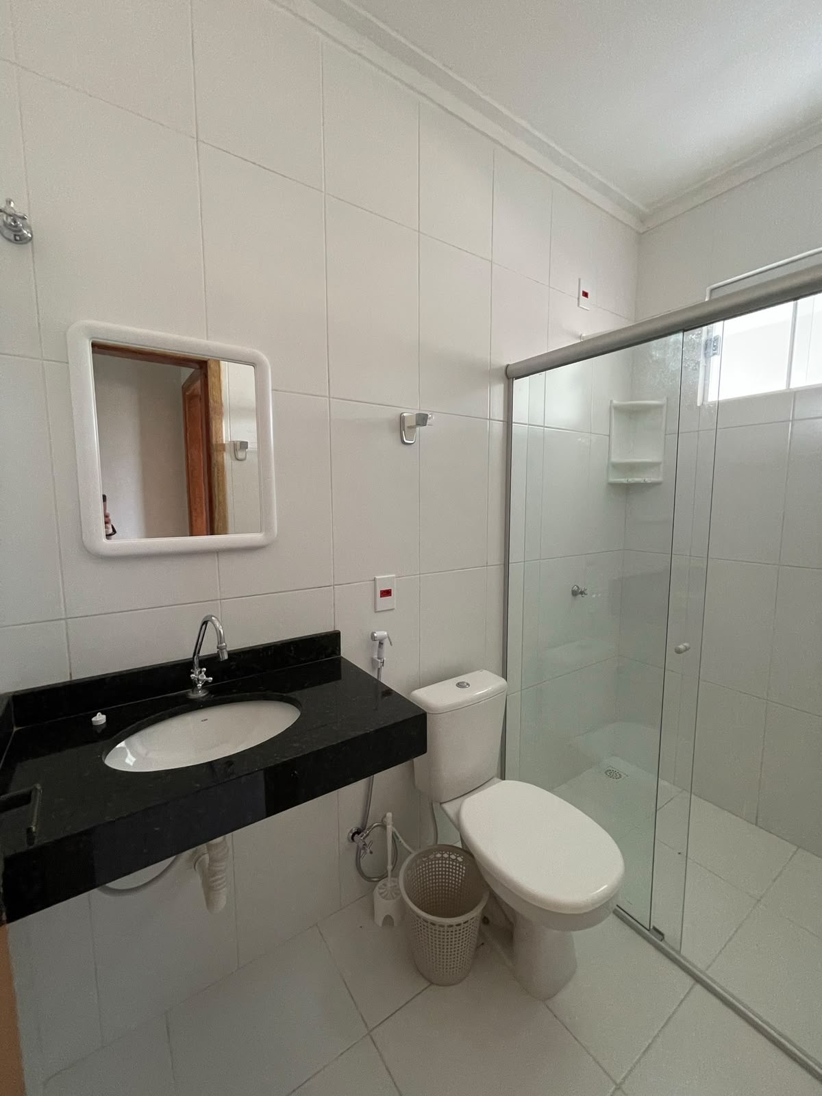 Alugo apartamento Atalaia contrato anual 