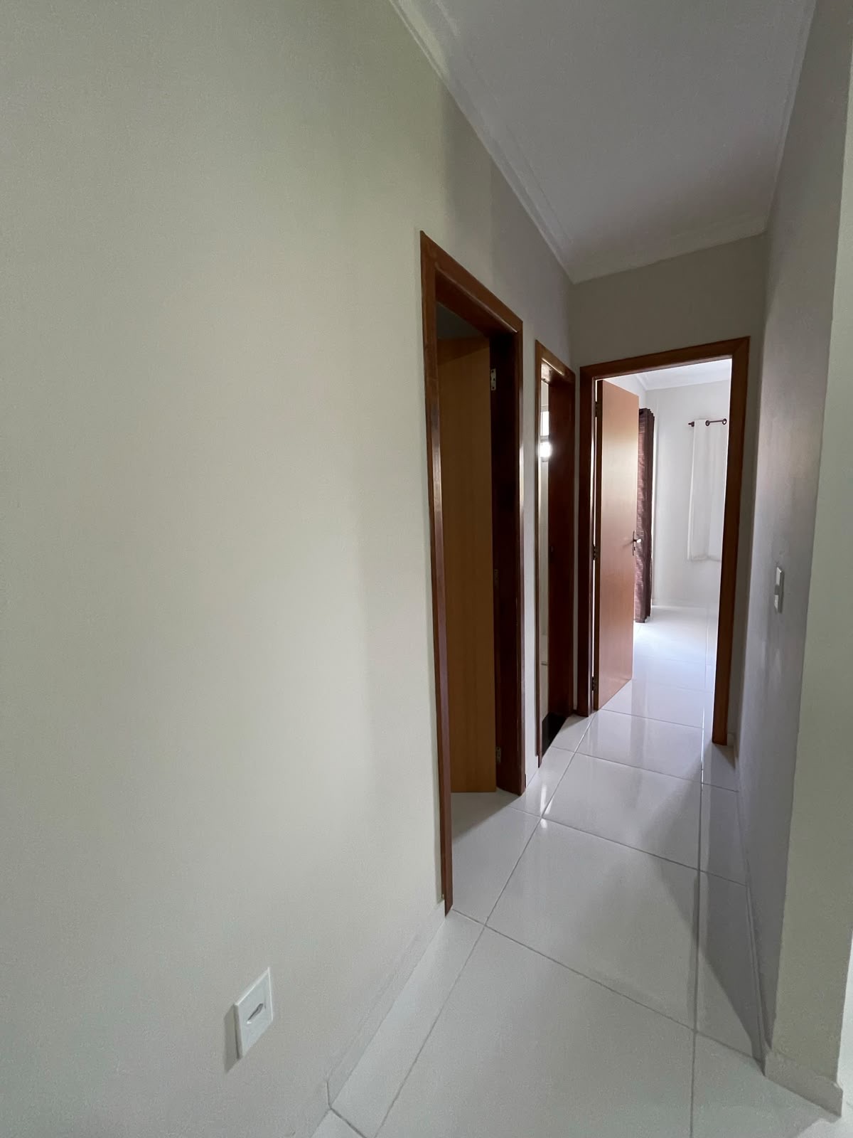Alugo apartamento Atalaia contrato anual 