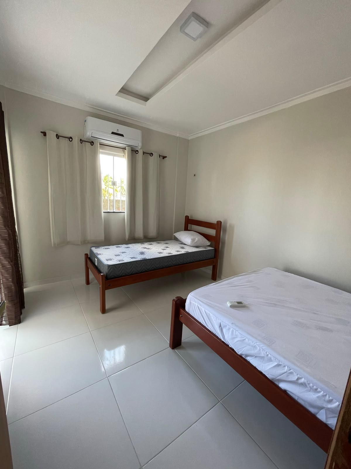Alugo apartamento Atalaia contrato anual 