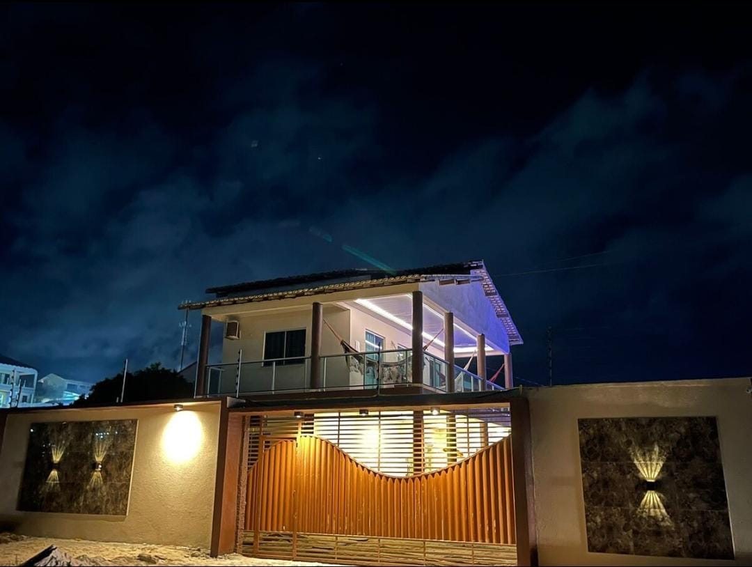 Aluguel por temporada casa de alto padrão atalaia